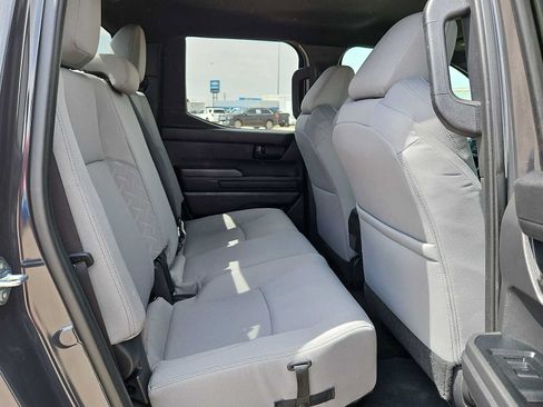 Used 2025 Toyota Tacoma SR5 AWD/4WD image 17