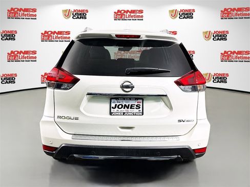 Used 2020 Nissan Rogue SV image 14