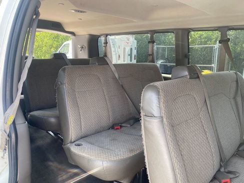 Used 2017 Chevrolet Express 3500 LT w/ LT Preferred Equipment Group image 20