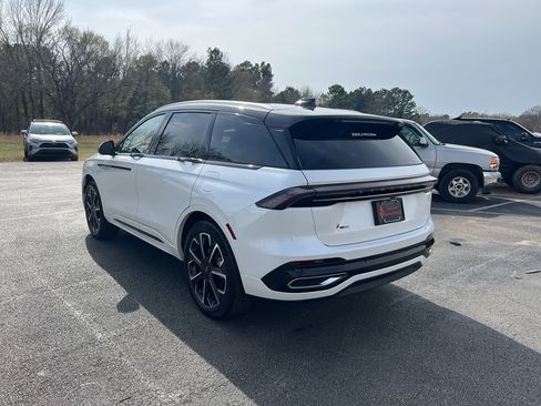 New 2026 Lincoln Nautilus Reserve image 4