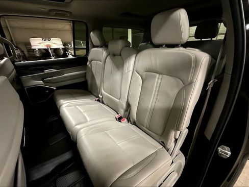 Used 2022 Jeep Wagoneer Series II w/ Premium Group I AWD/4WD image 25