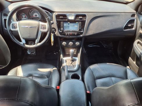 Used 2011 Chrysler 200 Limited FWD image 12
