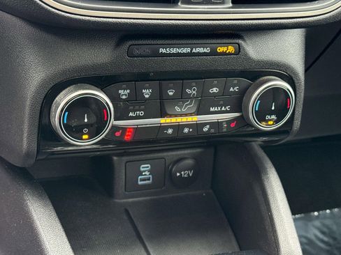 Used 2022 Ford Escape SEL image 13