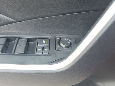 Used 2025 Toyota RAV4 LE FWD image 18
