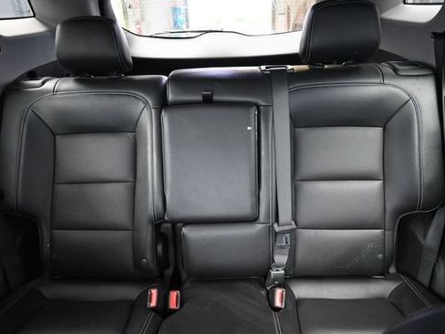 Used 2024 GMC Terrain SLT AWD/4WD image 34
