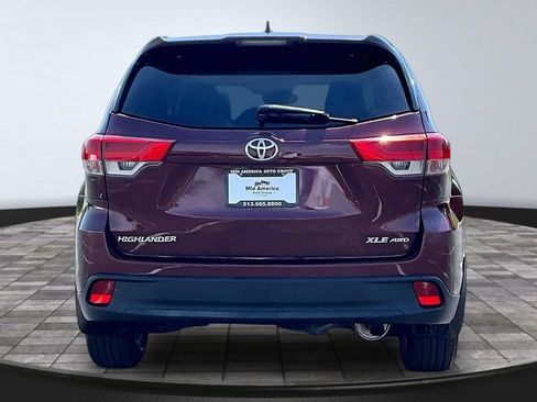 Used 2018 Toyota Highlander XLE AWD/4WD image 4