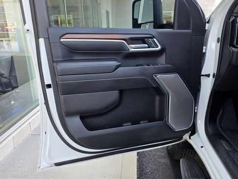 Used 2025 GMC Sierra 2500 Denali w/ Max Trailering Package AWD/4WD image 30