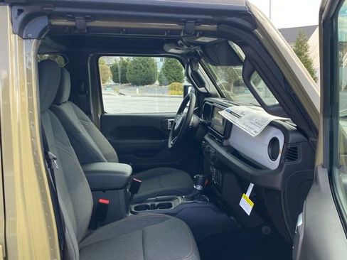 New 2026 Jeep Gladiator Sport image 28