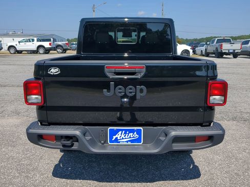 New 2025 Jeep Gladiator Sport image 4