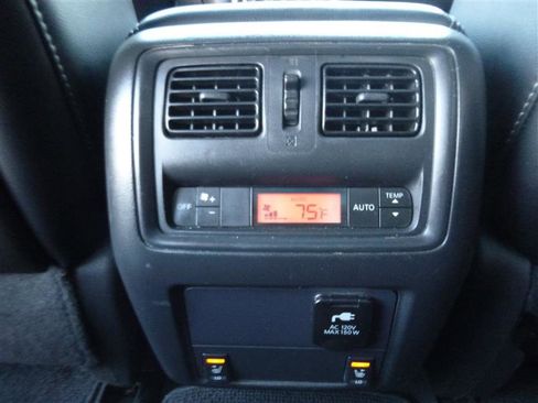 Used 2014 Nissan Pathfinder SL w/ SL Premium Package image 22