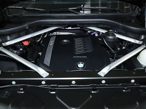 Used 2022 BMW X5 xDrive40i w/ M Sport Package image 36