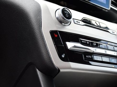 Used 2022 Ford Explorer XLT w/ Equipment Group 202A image 15