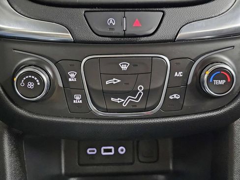 Used 2022 Chevrolet Equinox LT AWD/4WD image 19