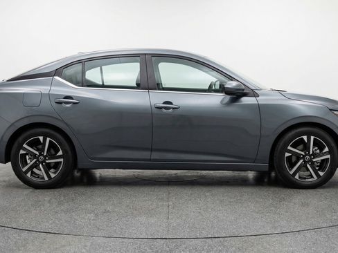 Used 2025 Nissan Sentra SV FWD image 11