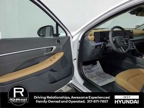 New 2025 Hyundai Sonata Limited image 10