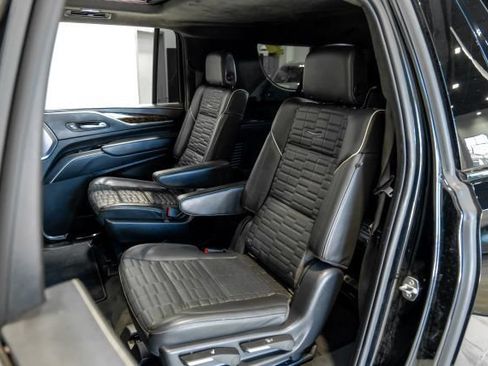 Used 2022 Cadillac Escalade ESV Sport Platinum w/ Heavy-Duty Trailer Package AWD/4WD image 66