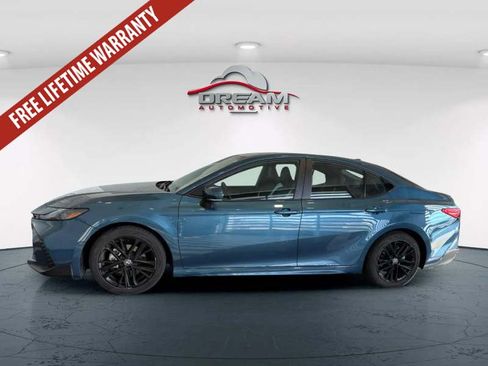 Used 2025 Toyota Camry SE FWD image 18
