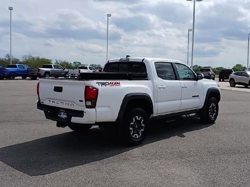 Used 2019 Toyota Tacoma TRD Off-Road image 8