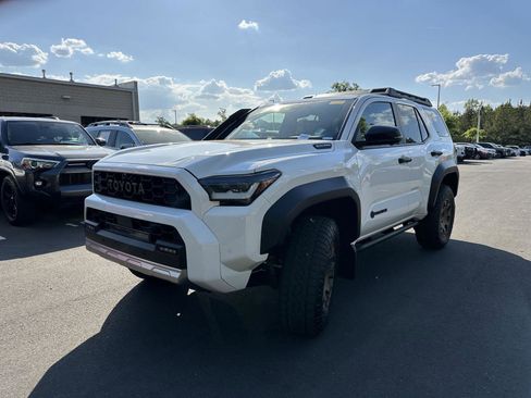 Certified 2025 Toyota 4Runner Trailhunter AWD/4WD image 2