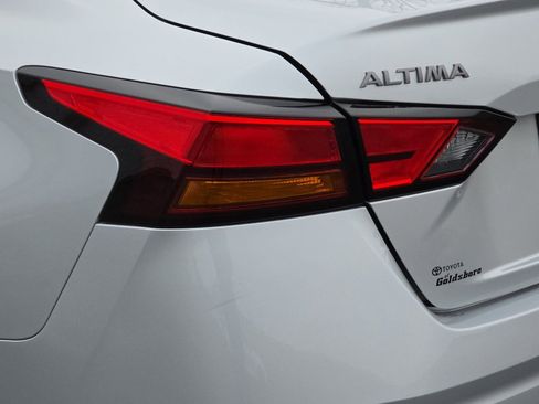 Used 2024 Nissan Altima 2.5 SV image 32