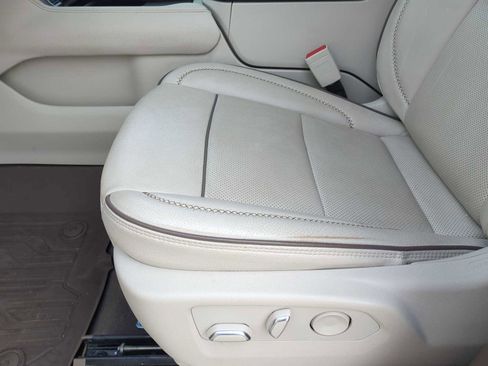 Used 2022 GMC Yukon Denali RWD image 19