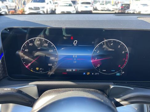 New 2026 Mercedes-Benz GLB 250 4MATIC image 9