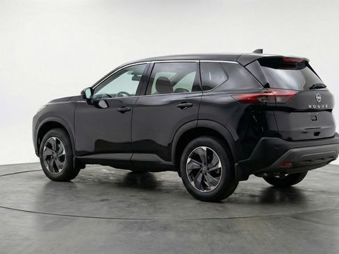 Used 2025 Nissan Rogue SV image 6