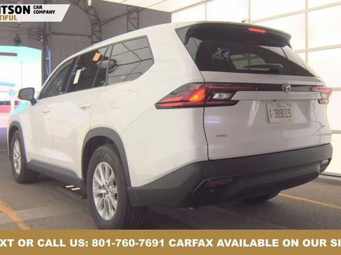 Used 2025 Toyota Grand Highlander AWD image 4