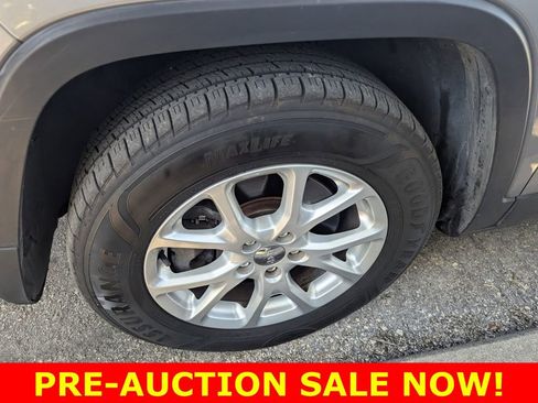 Used 2014 Jeep Cherokee Latitude image 10