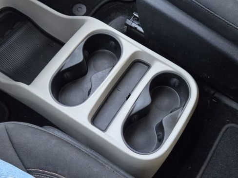 Used 2018 Chrysler Pacifica L image 21