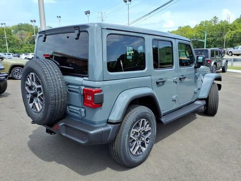 New 2026 Jeep Wrangler Unlimited Sahara AWD/4WD image 3