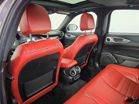 Used 2024 Alfa Romeo Giulia Ti w/ Performance Driving Package RWD image 38