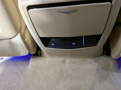 Certified 2023 Cadillac Escalade ESV Premium Luxury image 29