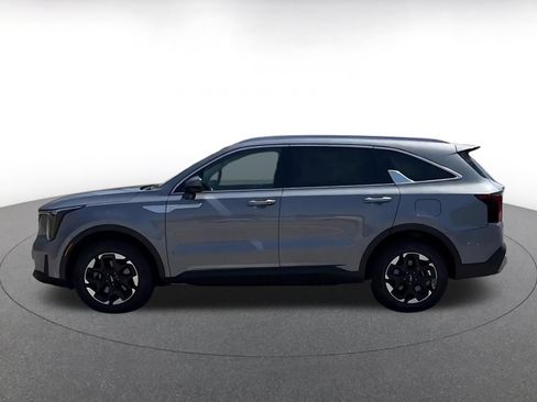 Used 2024 Kia Sorento S AWD/4WD image 9