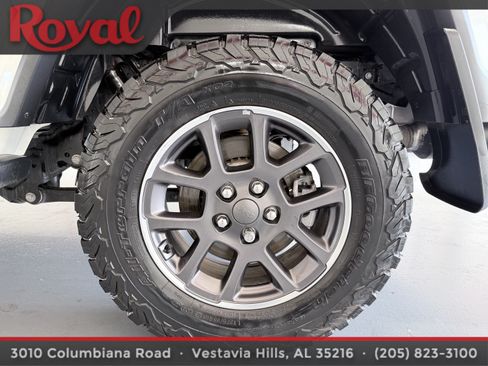 Used 2020 Jeep Gladiator Overland AWD/4WD image 10