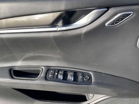 Used 2015 Maserati Ghibli RWD image 23