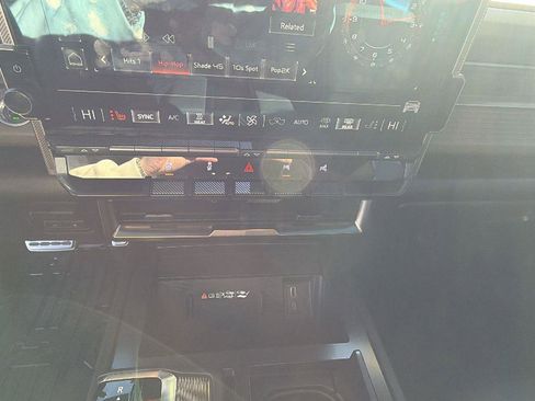 Certified 2024 GMC Hummer EV 3X w/ LPO, Illumination Package image 11