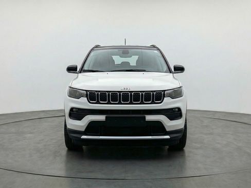 Used 2025 Jeep Compass Limited AWD/4WD image 2