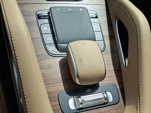 Certified 2026 Mercedes-Benz GLS 450 4MATIC image 16