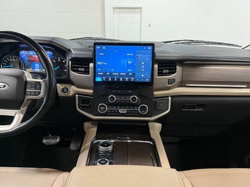 Used 2024 Ford Expedition Max Limited AWD/4WD image 18
