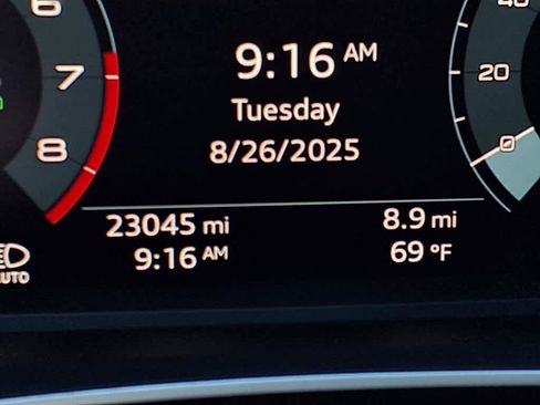 Used 2025 Audi Q3 2.0T Premium image 25