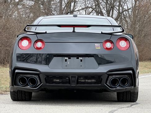 Used 2024 Nissan GT-R T-spec w/ T-Spec Takumi Edition image 8