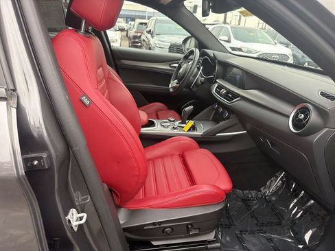 Used 2023 Alfa Romeo Stelvio Veloce AWD/4WD image 15