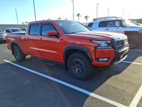 Used 2025 Nissan Frontier PRO-4X w/ Pro Convenience Package AWD/4WD image 2