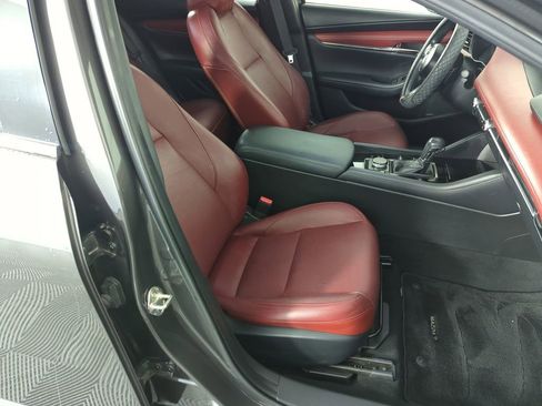 Used 2019 MAZDA MAZDA3 Hatchback w/ Premium Package image 37