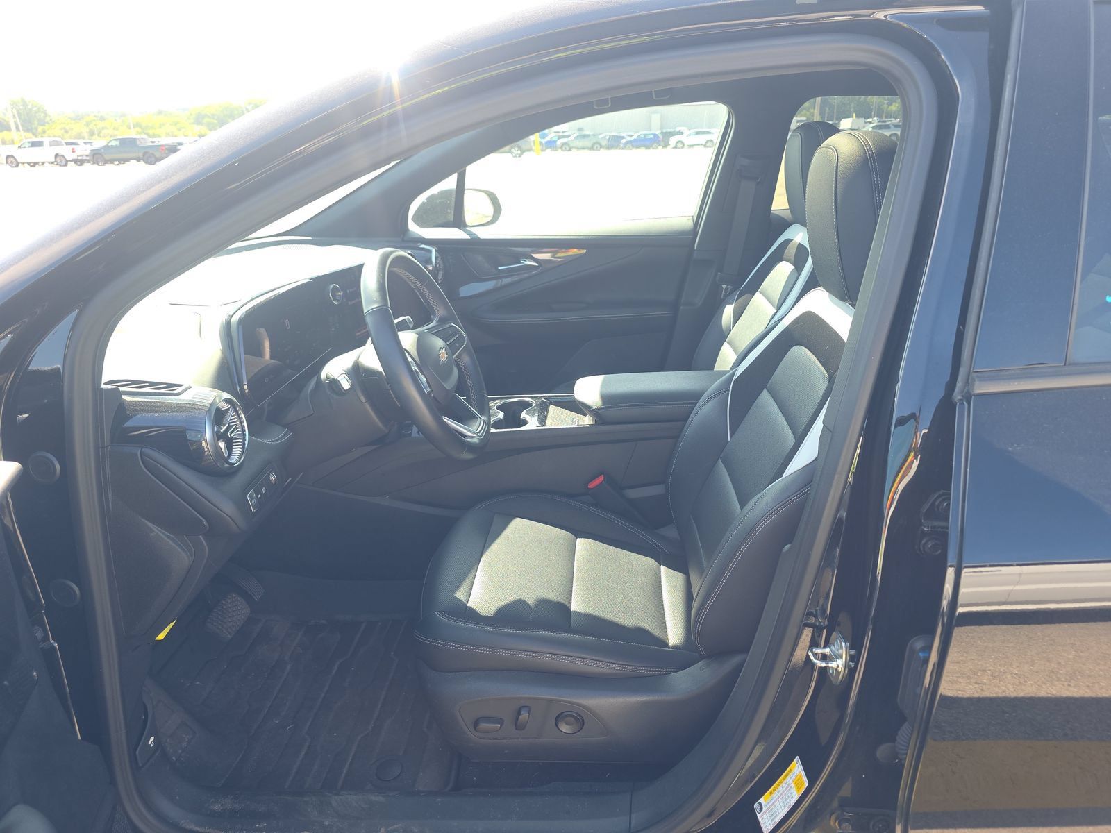 Used 2024 Chevrolet Blazer EV LT AWD/4WD image 3
