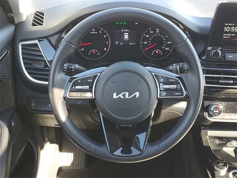 Certified 2023 Kia Seltos EX image 12