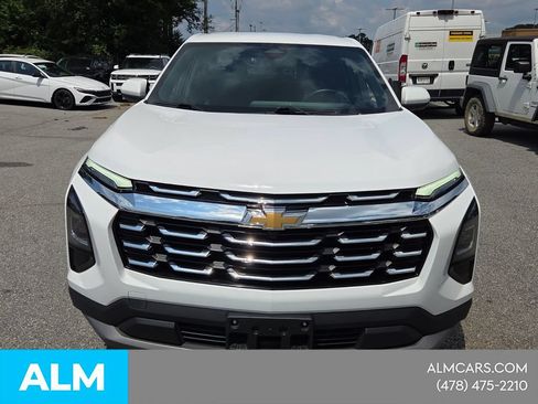 Used 2025 Chevrolet Equinox LT FWD image 2