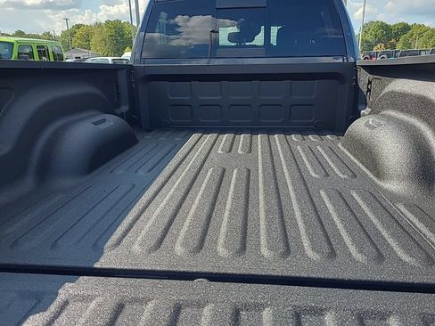 New 2026 RAM 2500 Big Horn AWD/4WD image 18