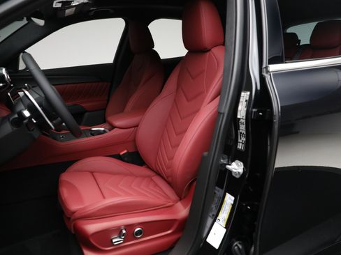 New 2025 Maserati Grecale GT image 15